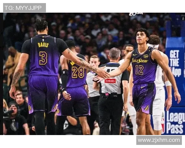 浓眉重返赛场对决昔日球队感慨万千湖人和鹈鹕现状截然不同令人唏嘘